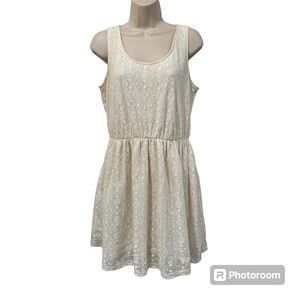 Mossimo cream mini dress detailed lace pattern full lining sleeveless flare L.